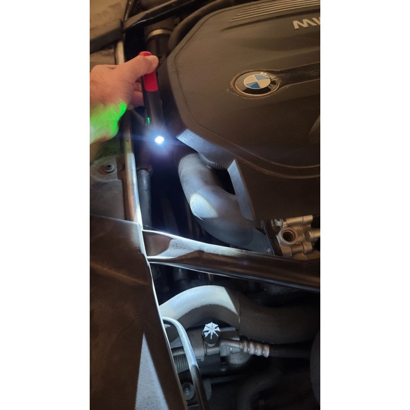 LED фонарик поворотный на магните